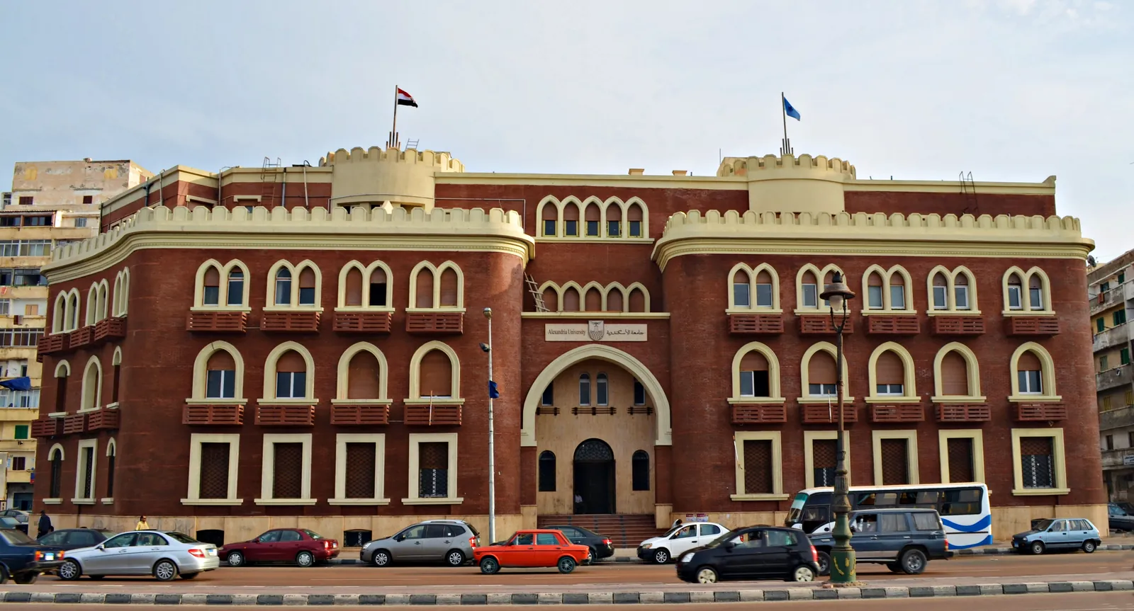 المبنى الرئيسي التاريخي لجامعة الإسكندرية